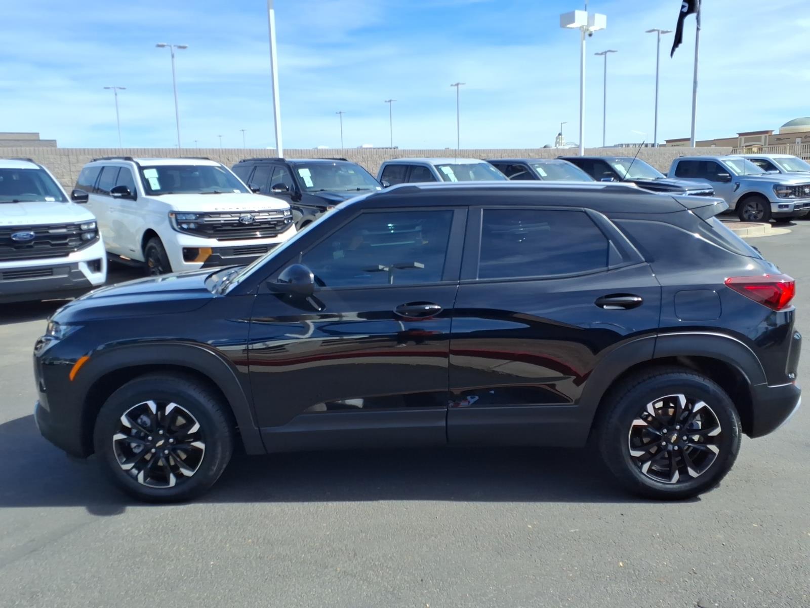 View vehicle photo 7