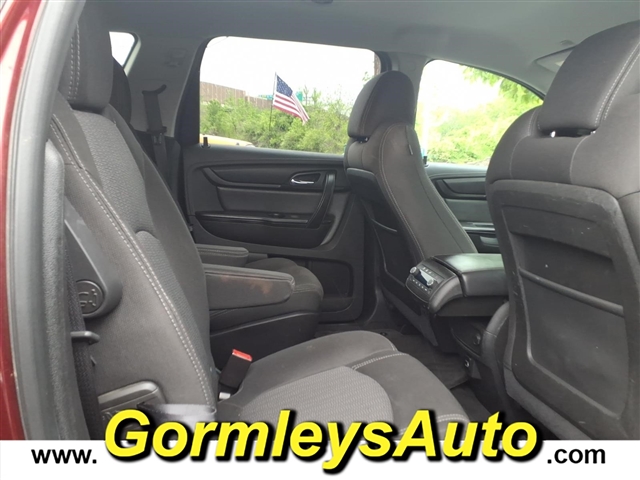 2017 Chevrolet Traverse LT:211927P