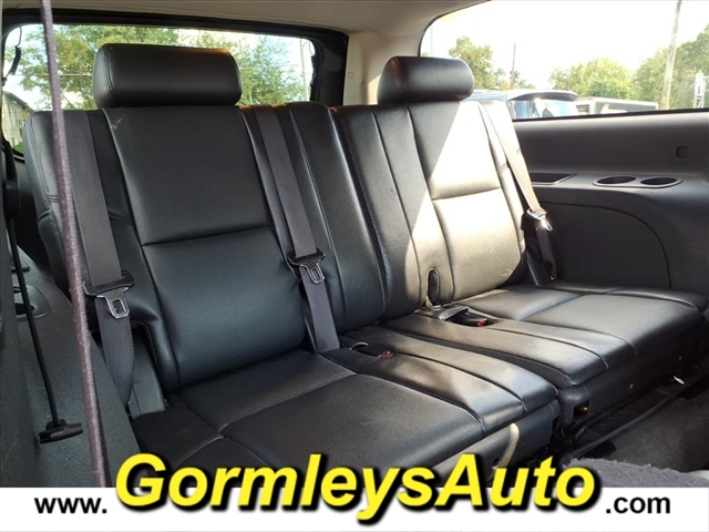 2014 Chevrolet Suburban LTZ photo 10