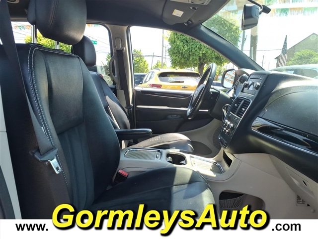 2017 Dodge Grand Caravan SXT:596059P