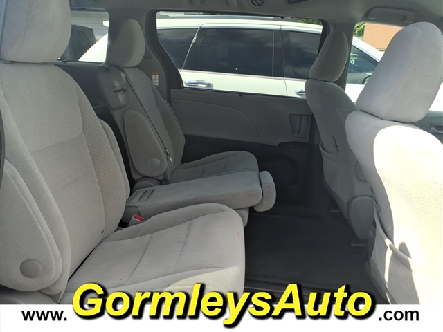 2017 Toyota Sienna LE 8-Passenger:787920P