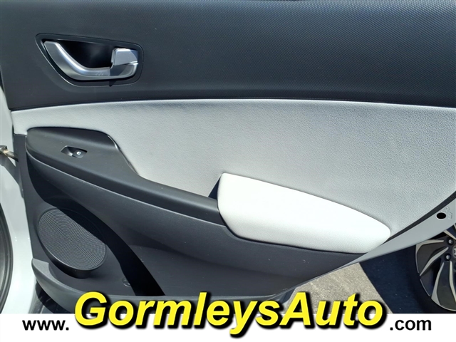 2023 Hyundai KONA Limited:997660P