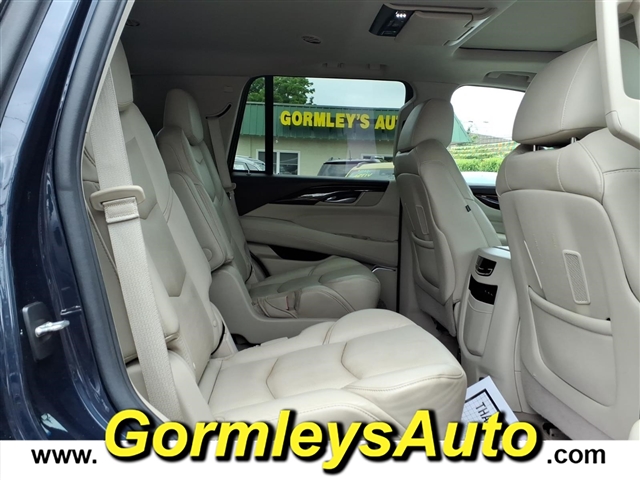 2017 Cadillac Escalade Premium Luxury:195072P