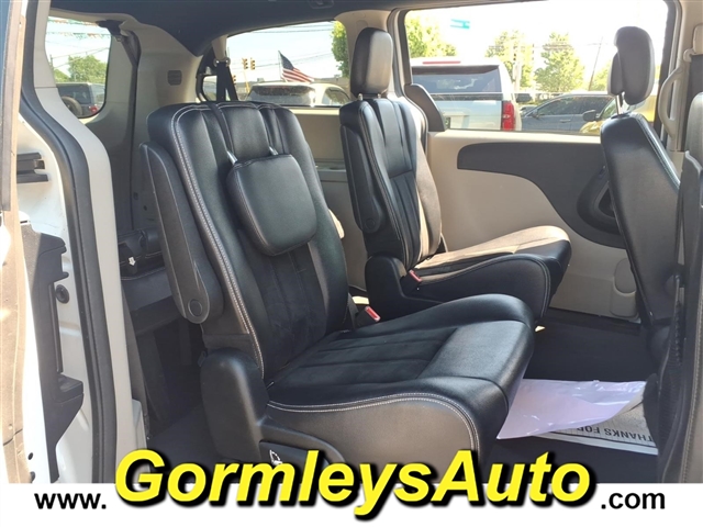 2017 Dodge Grand Caravan SXT:596059P