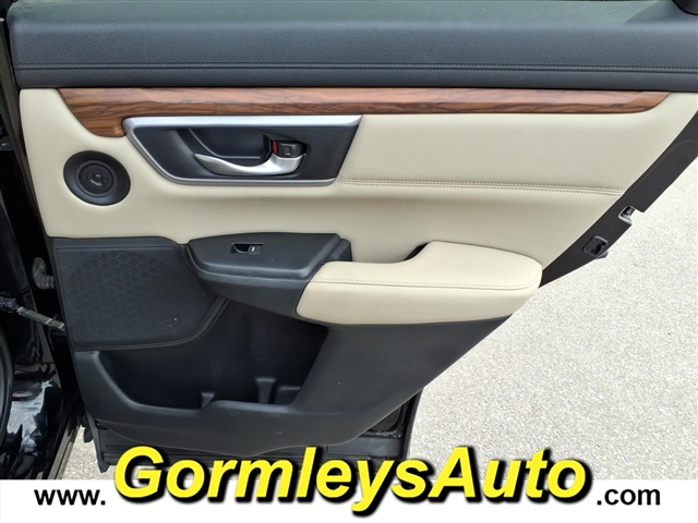 2017 Honda CR-V Touring:637582P