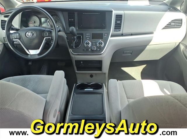 2017 Toyota Sienna LE 8-Passenger:787920P