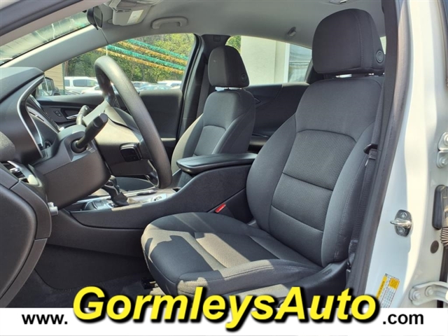 2022 Chevrolet Malibu FWD LT:152528P