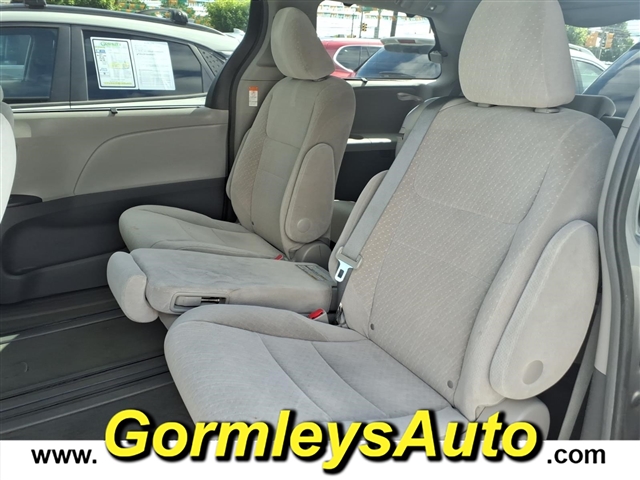 2017 Toyota Sienna LE 8-Passenger:787920P