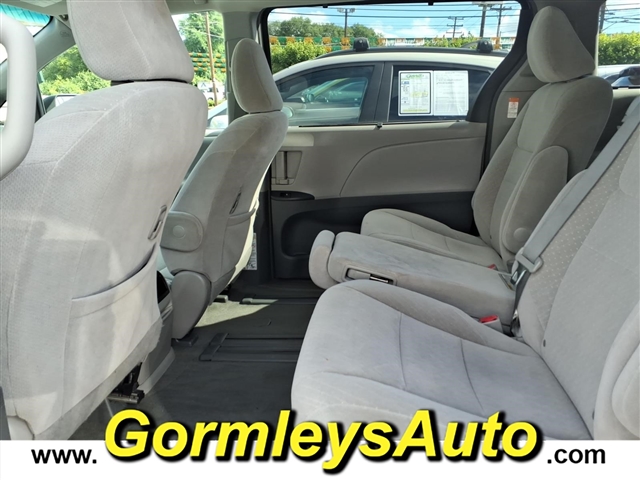 2017 Toyota Sienna LE 8-Passenger:787920P
