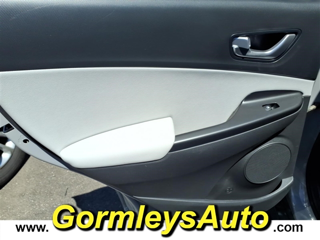2023 Hyundai KONA Limited:997660P