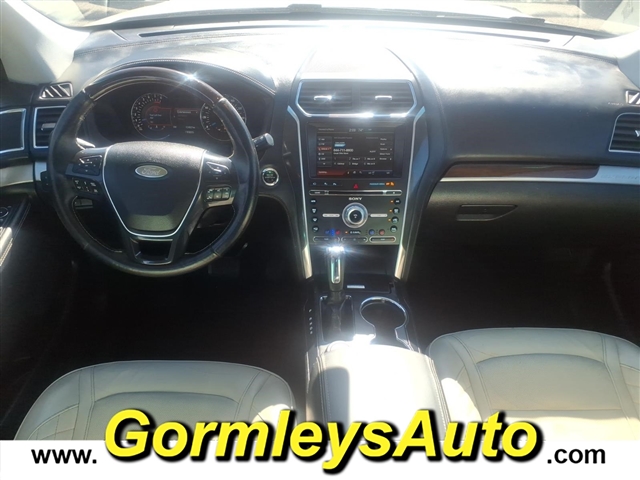 2016 Ford Explorer Platinum:B40021P