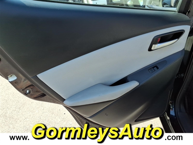 2019 Toyota Yaris LE:521199P