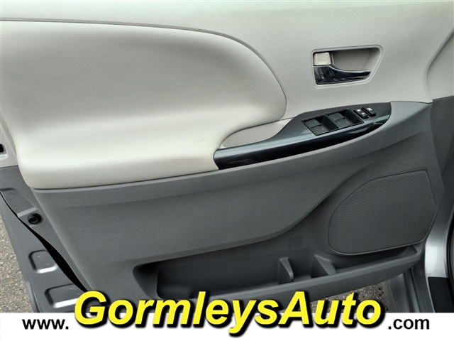 2013 Toyota Sienna SE 8-Passenger:359465P