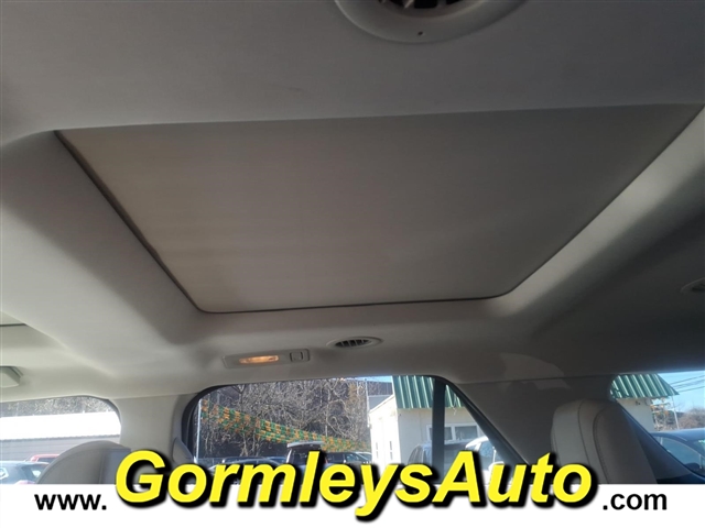 2016 Ford Explorer Platinum:B40021P