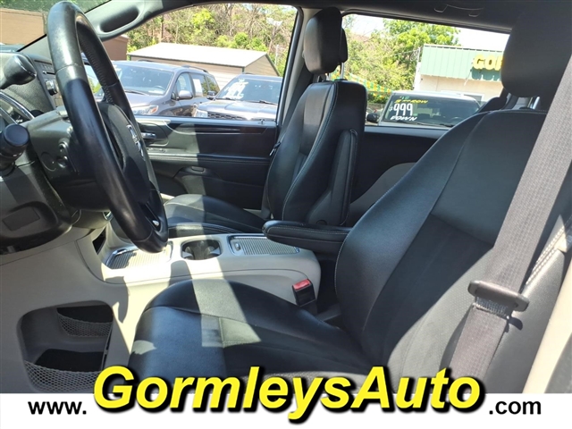 2017 Dodge Grand Caravan SXT:596059P