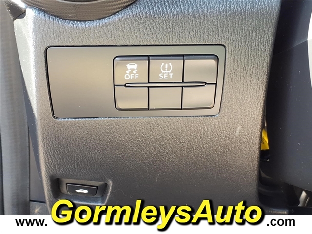 2019 Toyota Yaris LE:521199P