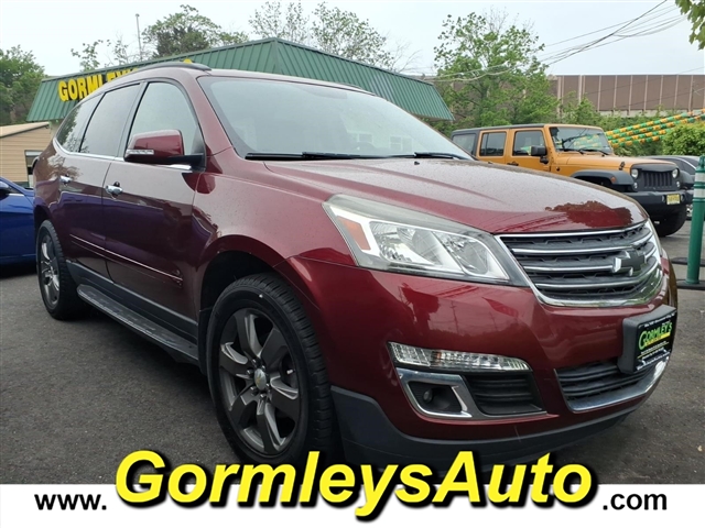 2017 Chevrolet Traverse LT  211927P