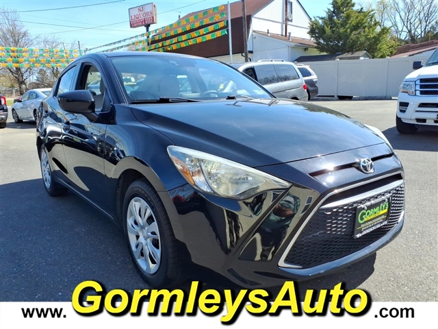 2019 Toyota Yaris LE  521199P