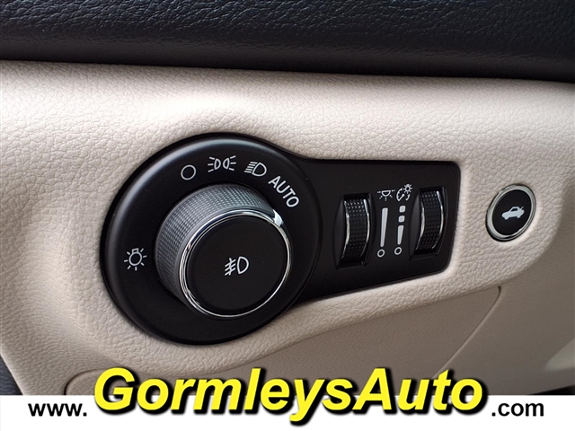 2015 Chrysler 200 C:678493P