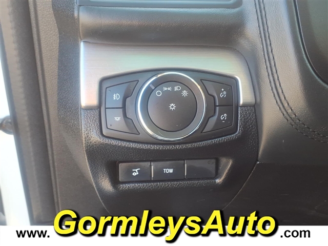 2016 Ford Explorer Platinum:B40021P