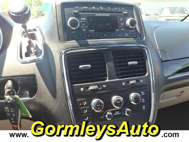 2017 Dodge Grand Caravan SXT:596059P