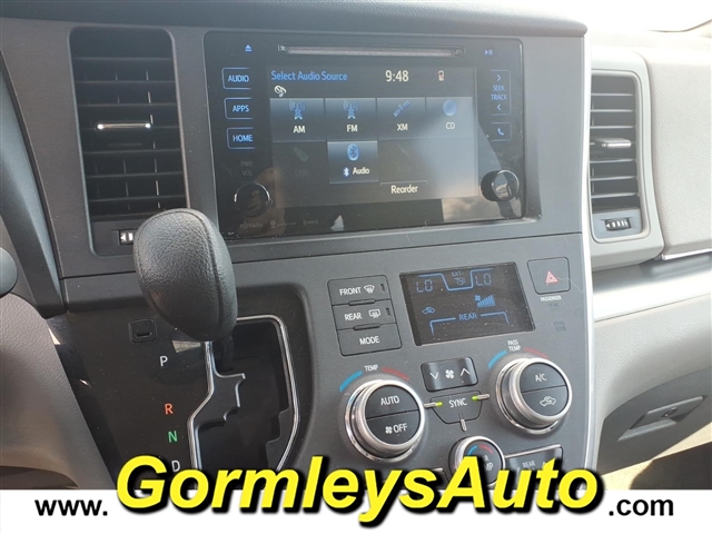 2017 Toyota Sienna LE 8-Passenger:787920P