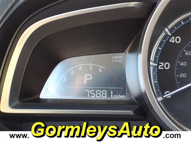 2019 Toyota Yaris LE:521199P