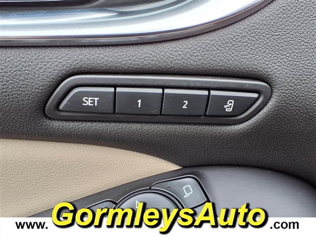 2019 Buick Enclave Premium:157239P