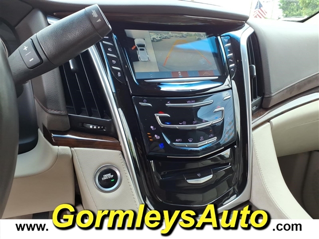 2017 Cadillac Escalade Premium Luxury:195072P