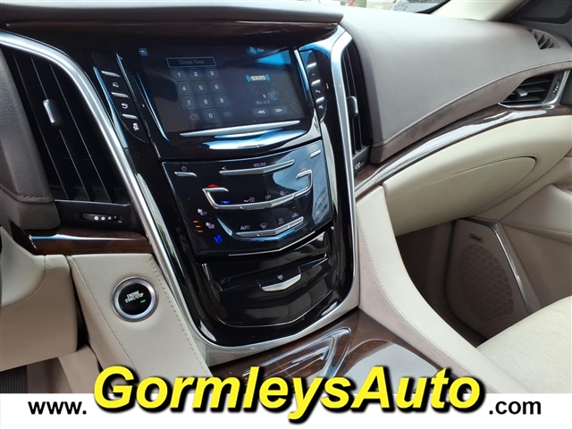 2017 Cadillac Escalade Premium Luxury:195072P