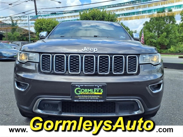 2017 Jeep Grand Cherokee Limited photo 2