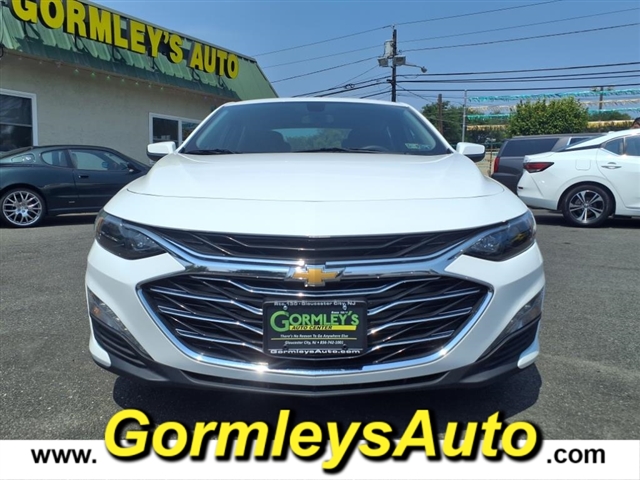 2022 Chevrolet Malibu 1LT photo 2