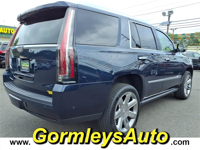 2017 Cadillac Escalade Premium Luxury:195072P