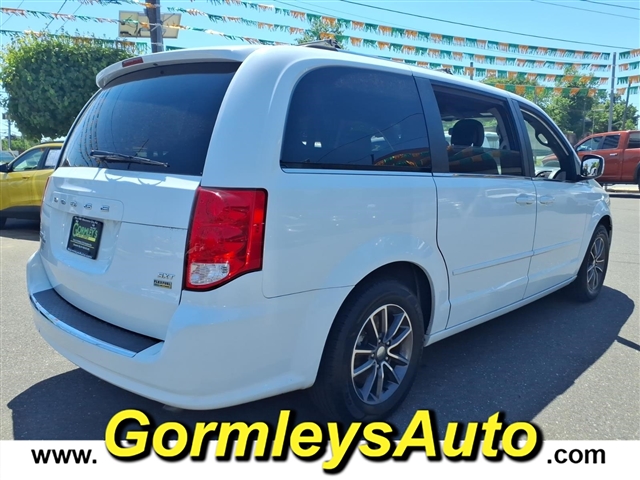 2017 Dodge Grand Caravan SXT:596059P