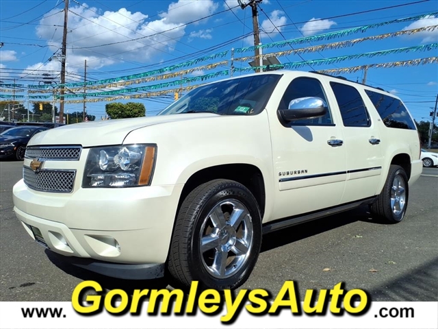 2014 Chevrolet Suburban LTZ photo 3