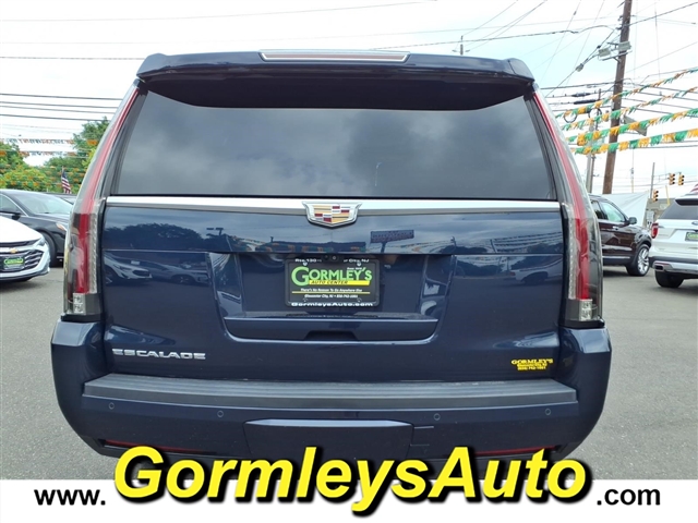 2017 Cadillac Escalade Premium Luxury:195072P