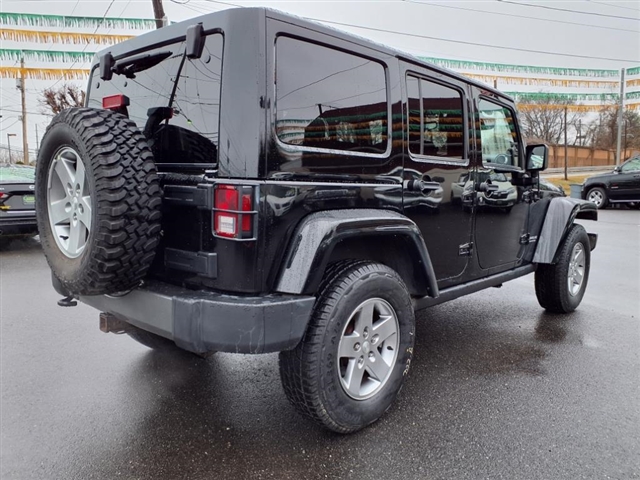 2012 Jeep Wrangler Unlimited Rubicon photo 4