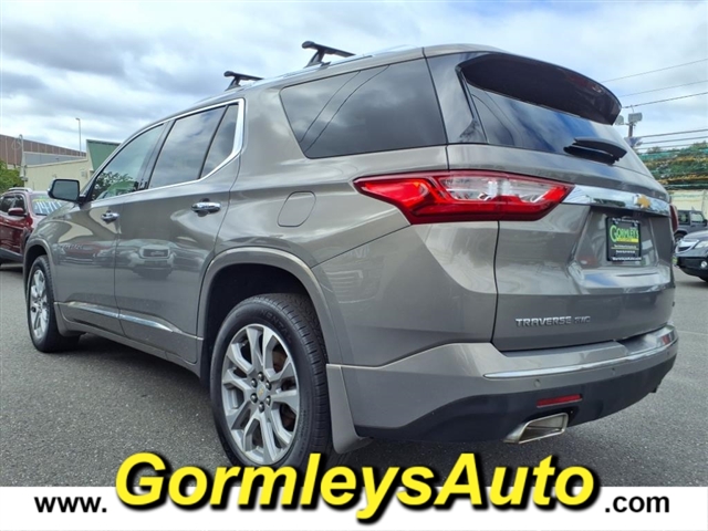 2018 Chevrolet Traverse Premier photo 2