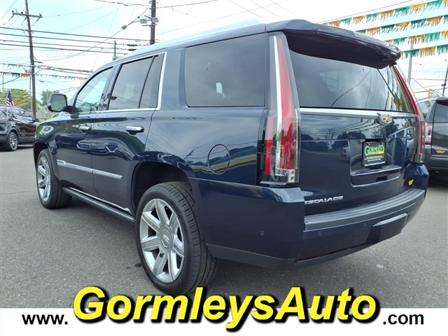 2017 Cadillac Escalade Premium Luxury:195072P