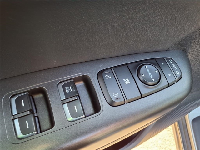 2020 Kia Sportage S:656830P