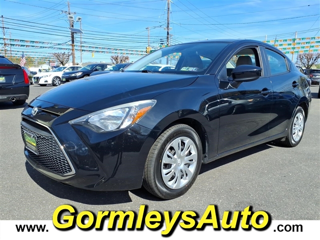 2019 Toyota Yaris LE:521199P