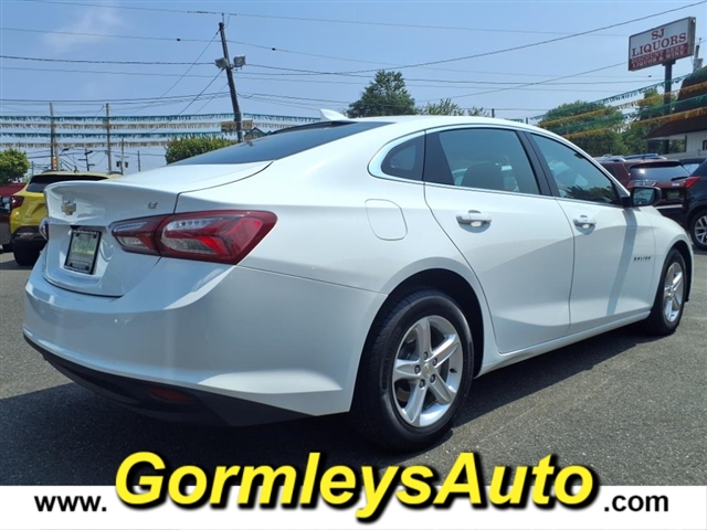 2022 Chevrolet Malibu FWD LT:152528P