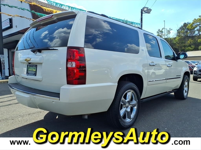 2014 Chevrolet Suburban LTZ photo 6