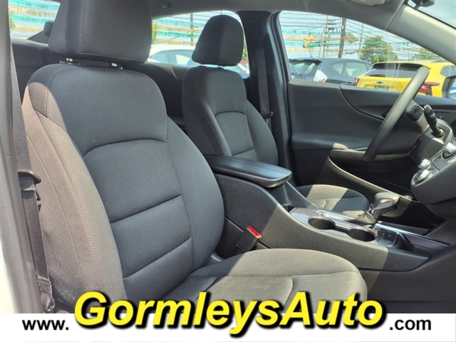 2022 Chevrolet Malibu FWD LT:152528P