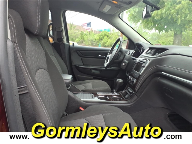 2017 Chevrolet Traverse LT:211927P