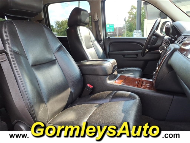 2014 Chevrolet Suburban LTZ photo 8