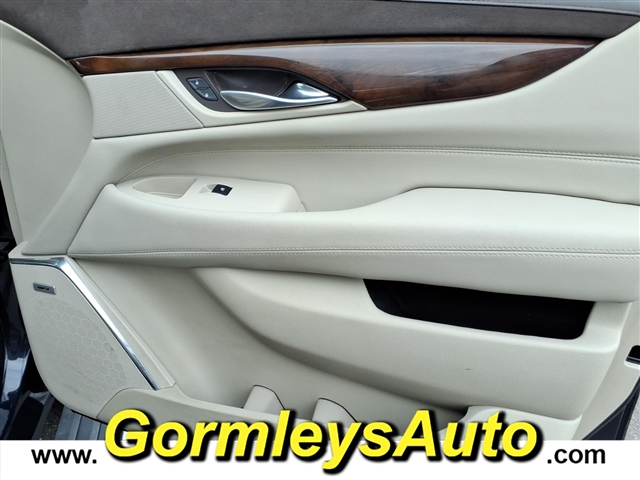 2017 Cadillac Escalade Premium Luxury:195072P