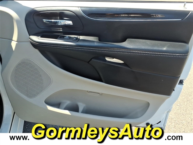 2017 Dodge Grand Caravan SXT:596059P