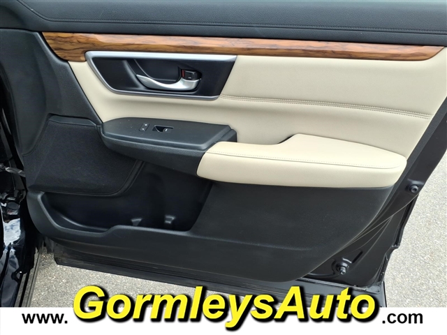 2017 Honda CR-V Touring:637582P