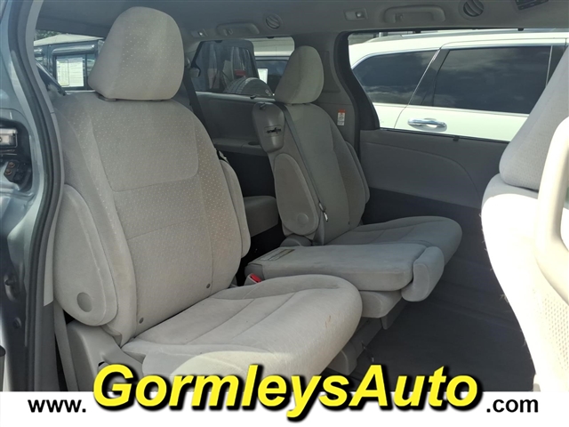2017 Toyota Sienna LE 8-Passenger:787920P